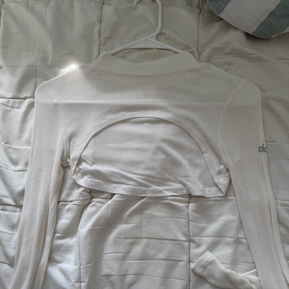 ALO Yoga Cream Ribbed Crop Top